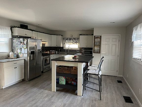 3rd image of 780 Mentnech Ct