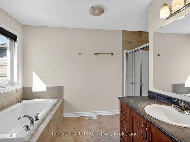 272 Broxburn Cres — Photo 16