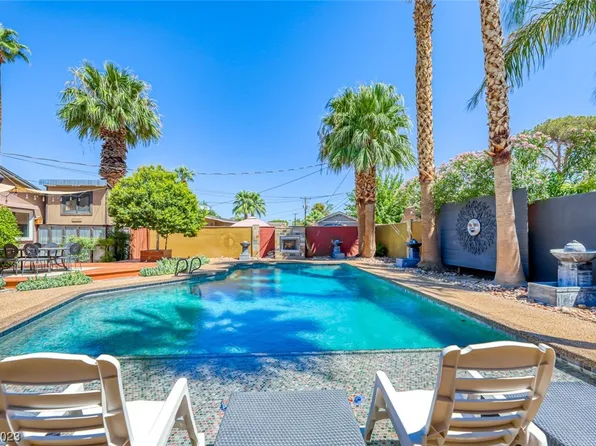 1225 Strong Dr, Las Vegas, NV 89102