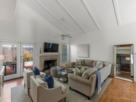 3rd image of 2614 Jefferson St #B