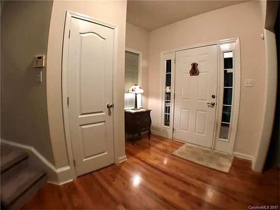 2nd image of 122 Cross Creek Dr