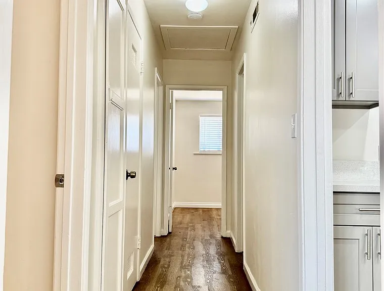 1906 W Kenoak Dr — Photo 11