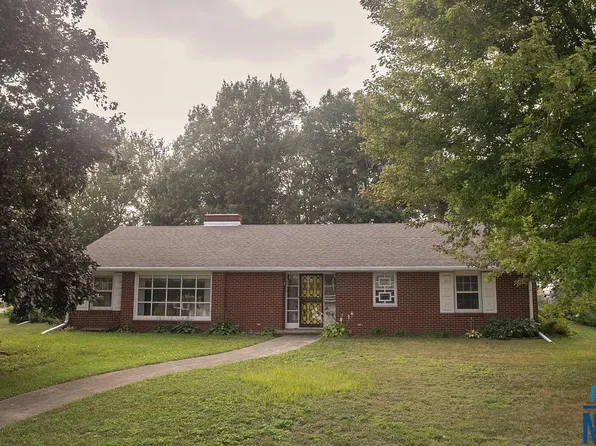 606 Concord Ave NE, Orange City, IA 51041