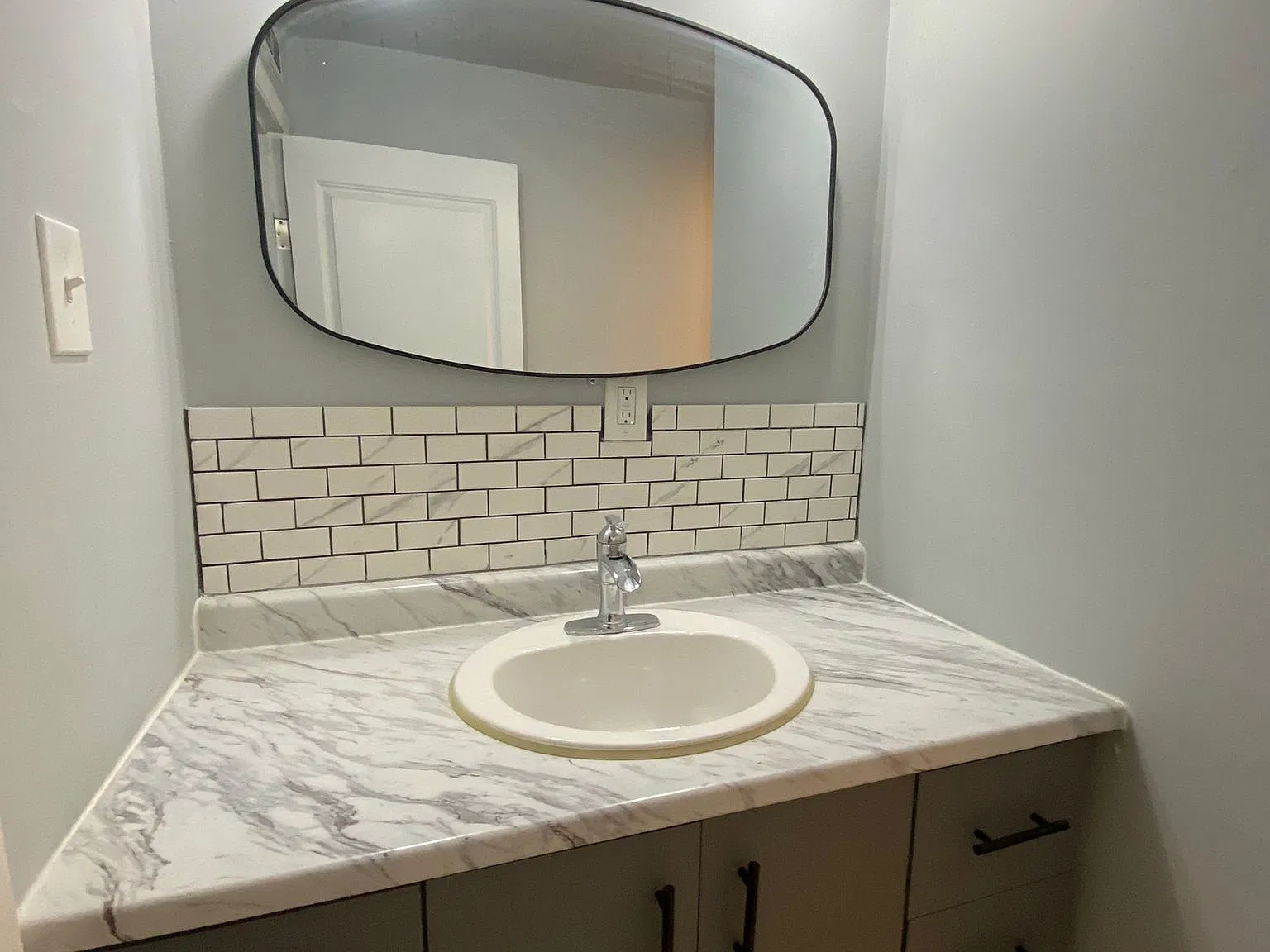 2 bed, $1,100 — Photo 4