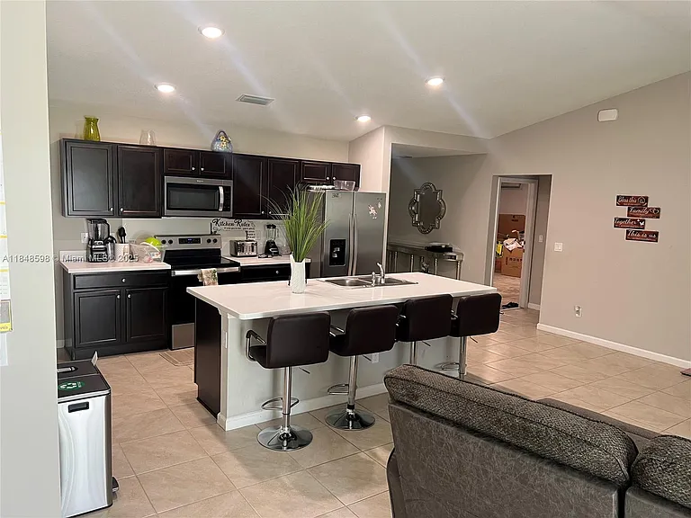 172 SW Langfield Ave — Photo 6