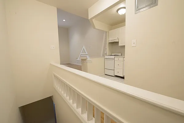 Rented by Peter Ashe | media 20