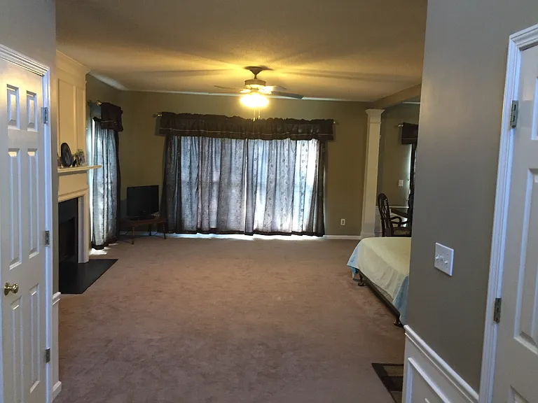 6075 Pattingham Dr — Photo 46