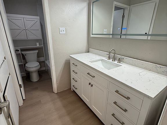 5th image of 102 Cloudview Dr #B