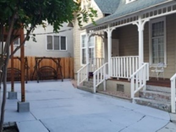 3rd image of 710 Fremont Ave