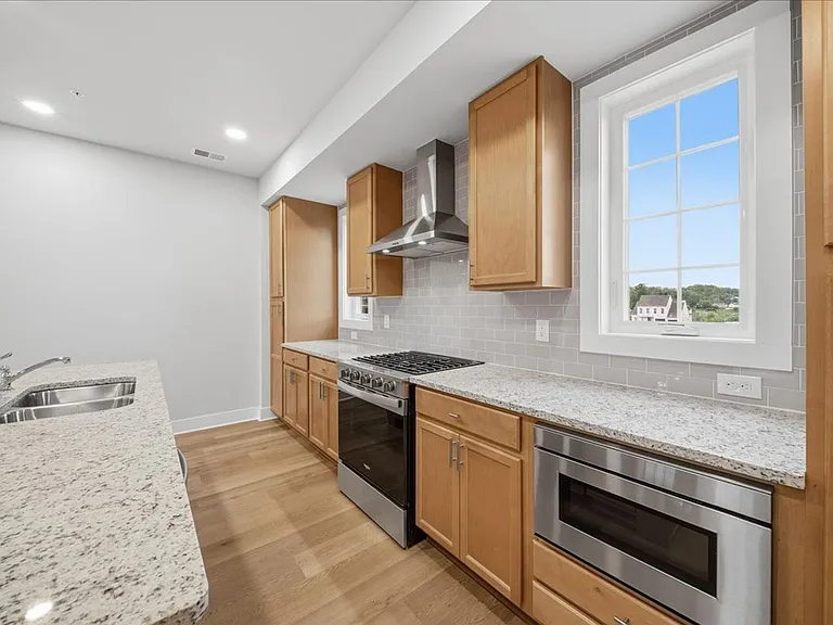 505 Freeman St — Photo 11