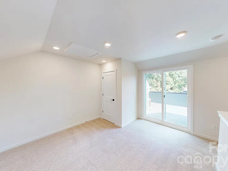 3640 Spencer St — Photo 25
