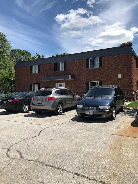 2 bed, $915 — Photo 4