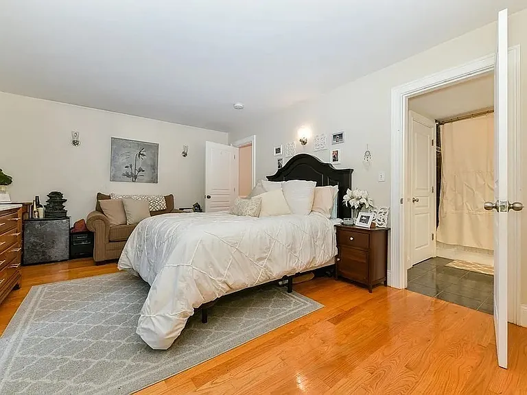 732 E 6th St #1 — Photo 6