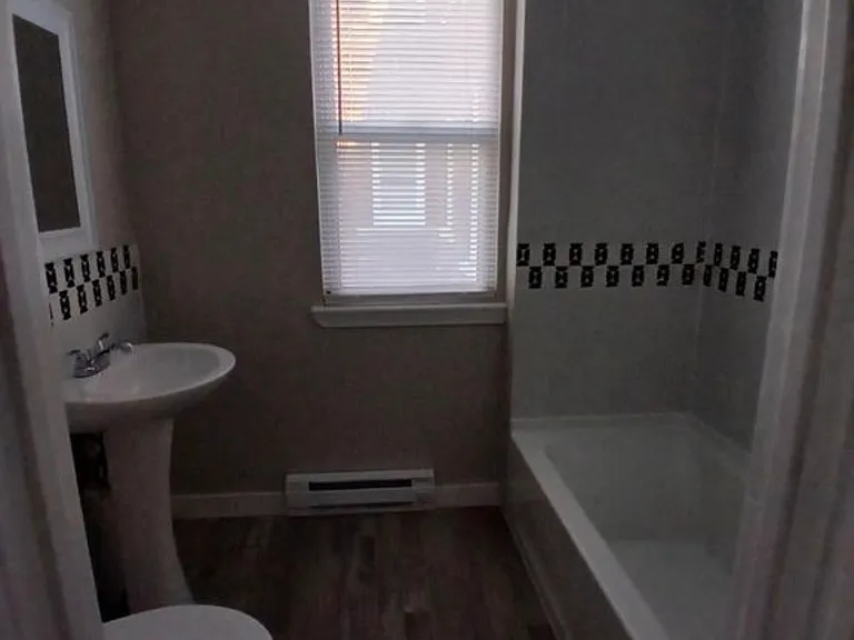 421 Washington St #B — Photo 8