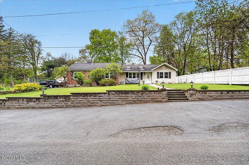 2nd image of 51 S Kellogg Avenue