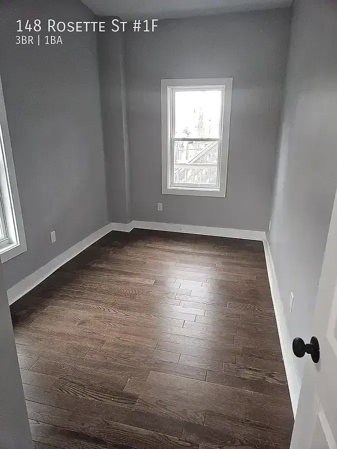 Cozy 3-Bedroom Apartment in New Haven 625 Sqft with Laundry Hookups — Photo 4