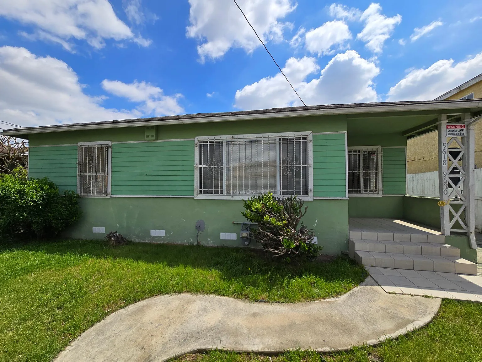 3 bed, 1800 sqft, $3,600 — Photo 1