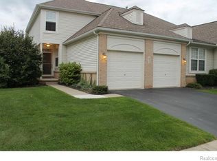 5823 Baypointe Blvd #1, Clarkston, MI 48346