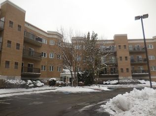 140 Manchester Dr APT 206, Buffalo Grove, IL