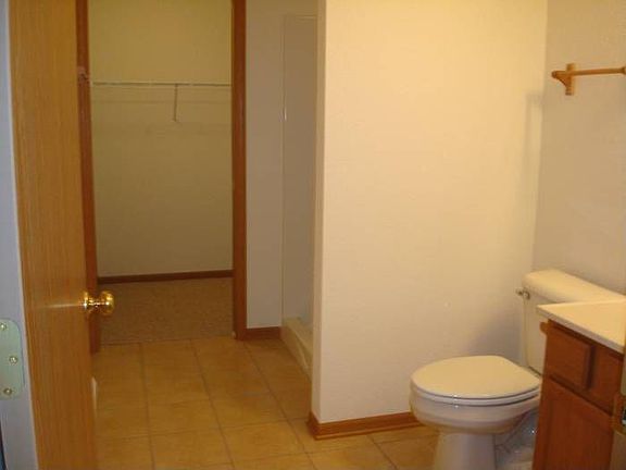 Master bath w/walk in clo