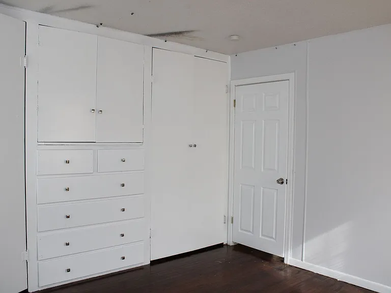 3208 S Harrison St — Photo 9
