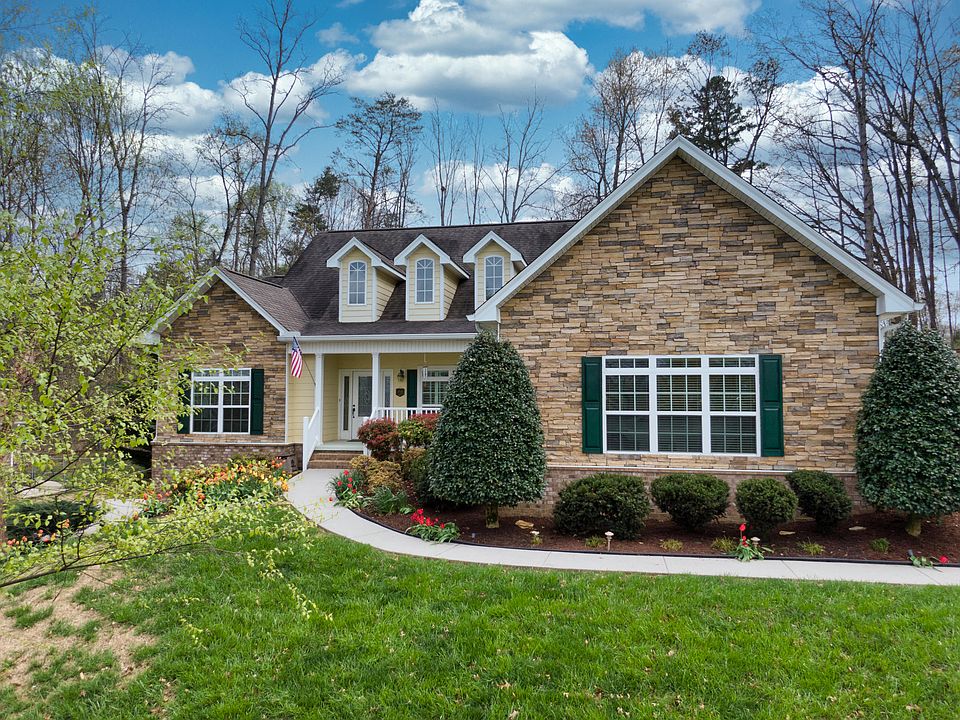 1st image of 8078 Cross Creek Dr