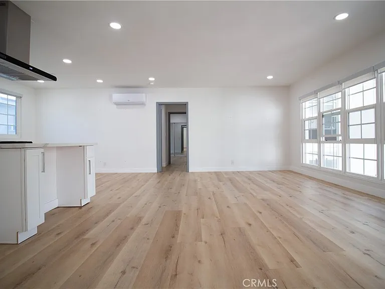 835 S Sherbourne Dr #9 — Photo 5