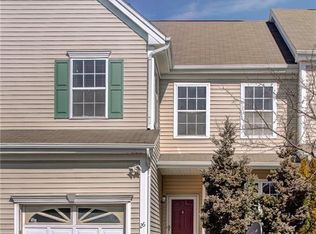 26 Straton Ct, Parlin, NJ 08859