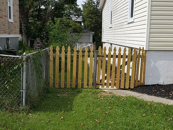 Gate to Fenced Yard
