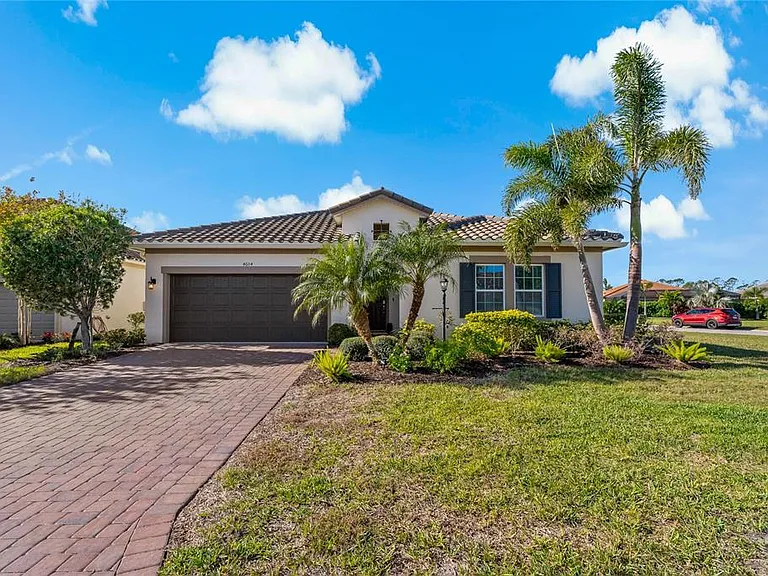 4604 Tobermory Way — Photo 1