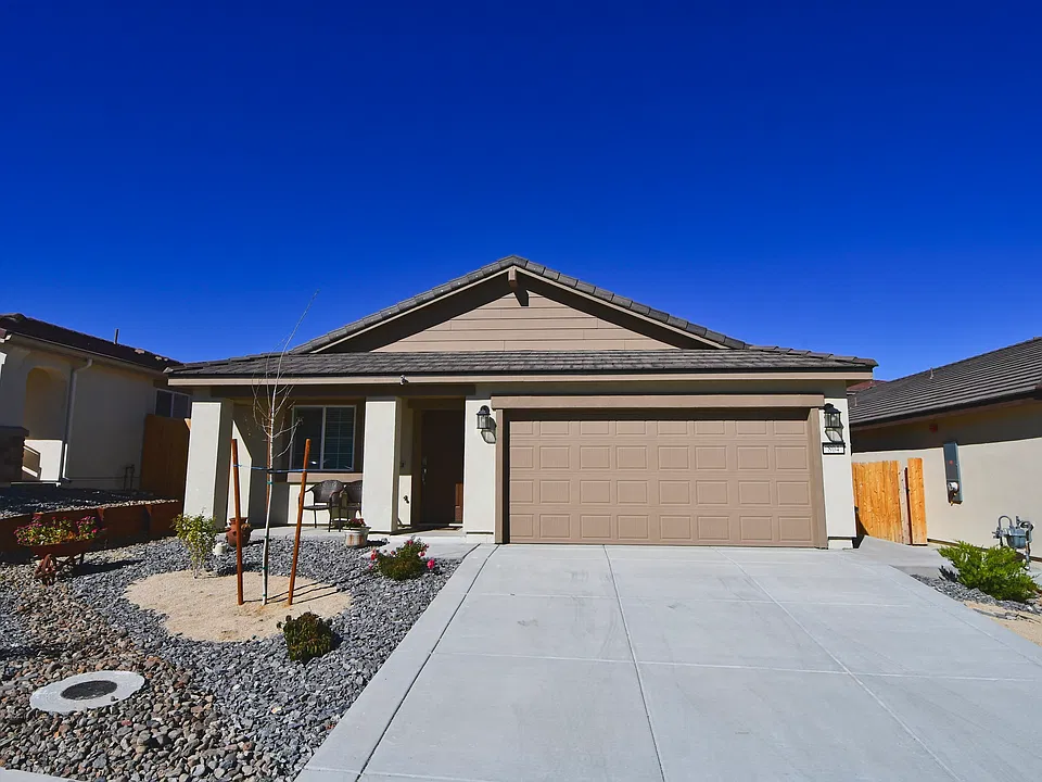 804 Cascade Range Dr