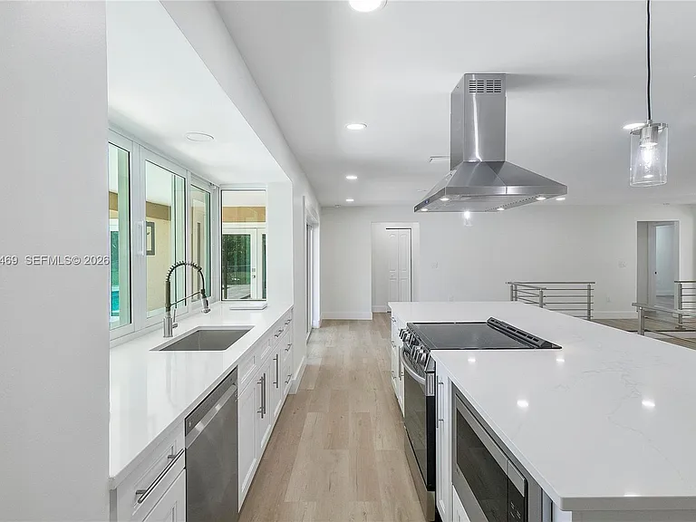 4914 SW 90th Ave — Photo 9