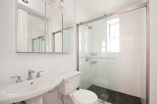 Rented by R New York | media 14