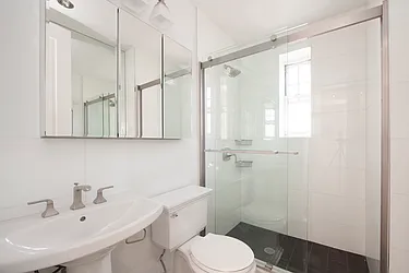 Rented by R New York