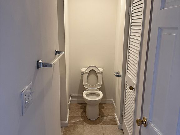 4th image of 42 Fleet St #4