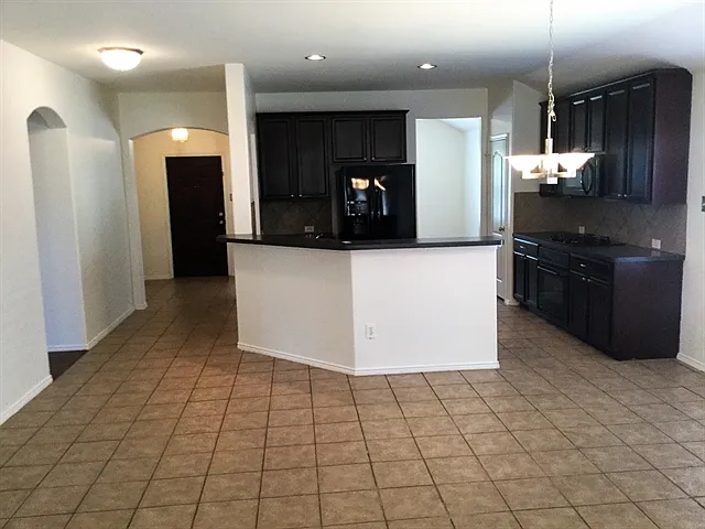 10702 Nantucket Dr — Photo 2