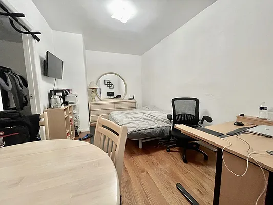 Rented by KYLM, LLC | media 7