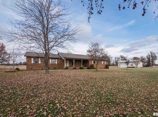 9926 E Ambassador Rd, Mount Vernon, IL 62864