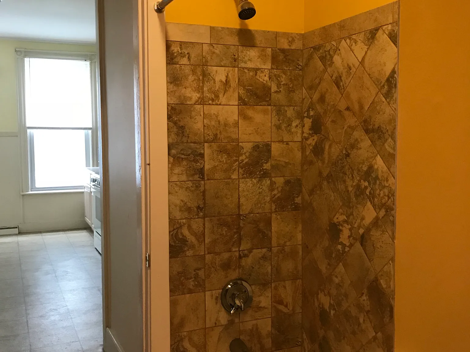 2 bed, 950 sqft, $2,400 — Photo 4