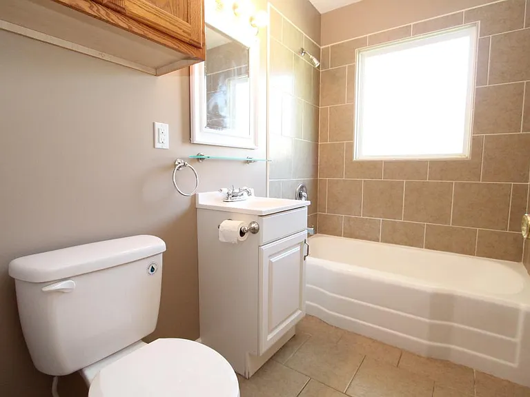 2242 E Alom bathroom