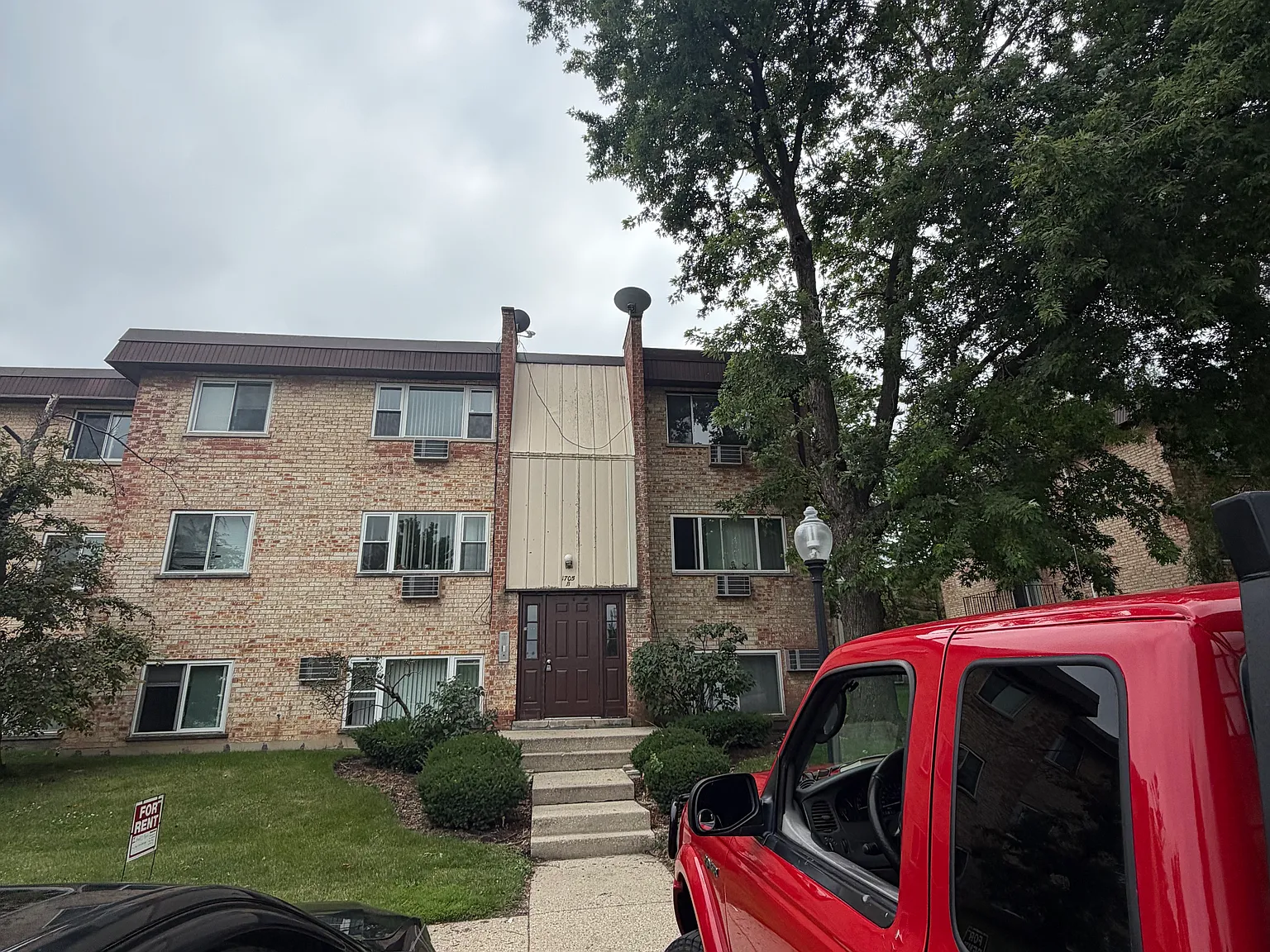 1 bed, 700 sqft, $1,600 — Photo 1