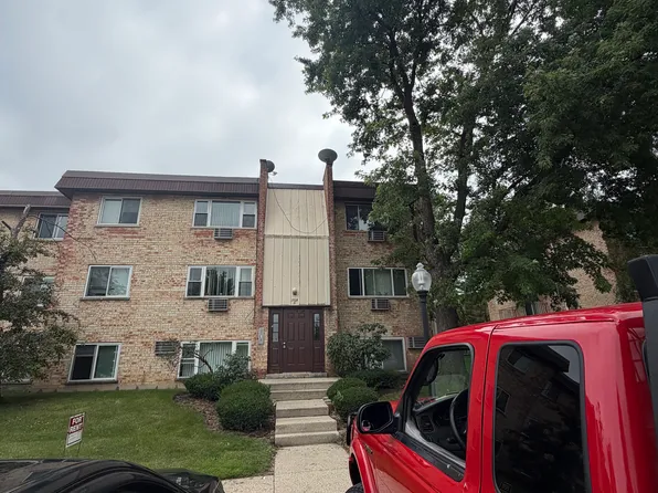 1705B W Dennis Dr APT 1A, Mount Prospect, IL 60056
