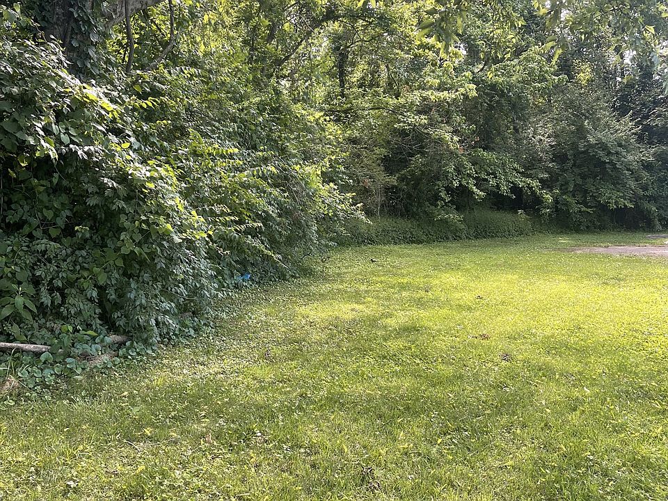 2nd image of 320 Union Park