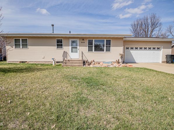 543 7th St E, Dickinson, ND 58601