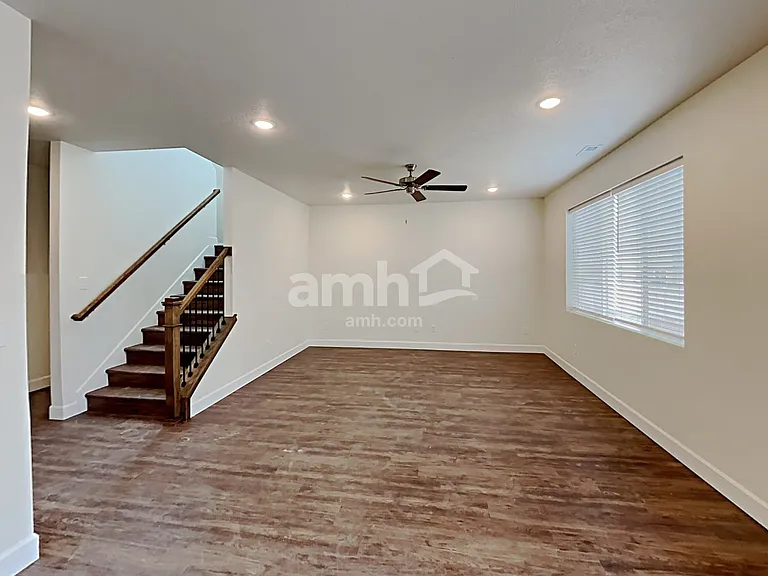 2381 E Frontier St — Photo 8