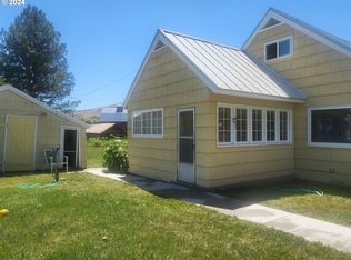 195 E Record St, Halfway, OR 97834