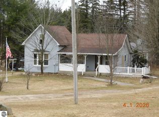 7439 E 22 1/2 Rd, Manton, MI 49663