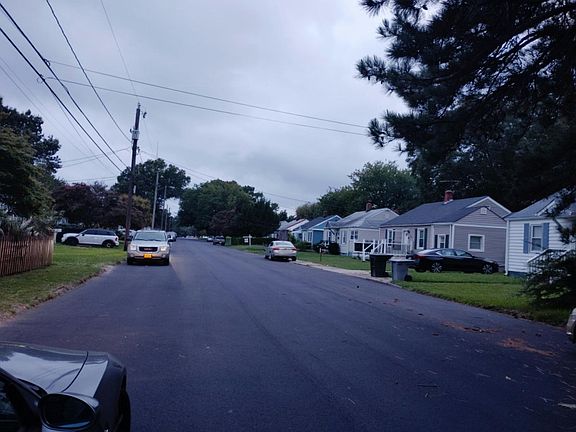 5th image of 706 Grove St