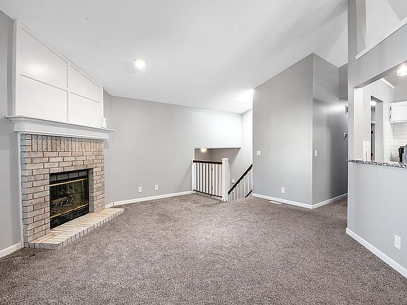 4th image of 3103 N Governeour St