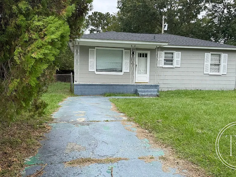 1514 Heron St — Photo 3